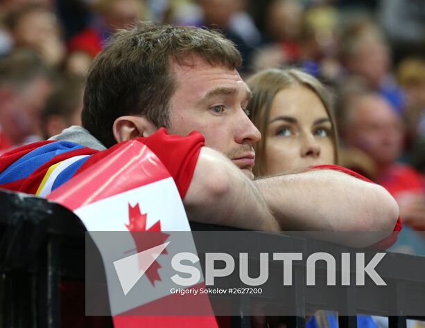 Canadian hockey fans during the final match of the 2015 IIHF World Championship, Canada vs. Russia. Location: Czech Republic, Prague. Author: Grigoriy Sokolov/Sputnik. 2015 IIHF World Championship. Finals. Canada vs. Russia