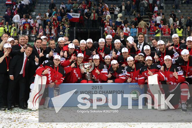 Canadian players, winners of the gold medals at the 2015 IIHF Ice Hockey World Championship, during the award ceremony. Location: Czech Republic, Prague. Author: Grigoriy Sokolov/Sputnik. 2015 IIHF Ice Hockey World Championship. Finals. Canada vs. Russia