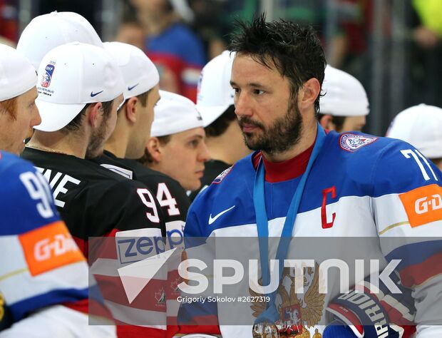 Russia's Ilya Kovalchuk, right, and Canada's players after the finals between the national teams of Canada and Russia at the 2015 IIHF Ice Hockey World Championship. Location: Czech Republic, Prague. Author: Grigoriy Sokolov/Sputnik. 2015 IIHF Ice Hockey World Championship. Finals. Canada vs. Russia
