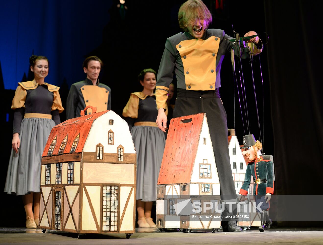 Premiere of play based on Andersen's "Tinder Box" at Moscow Puppet Theater