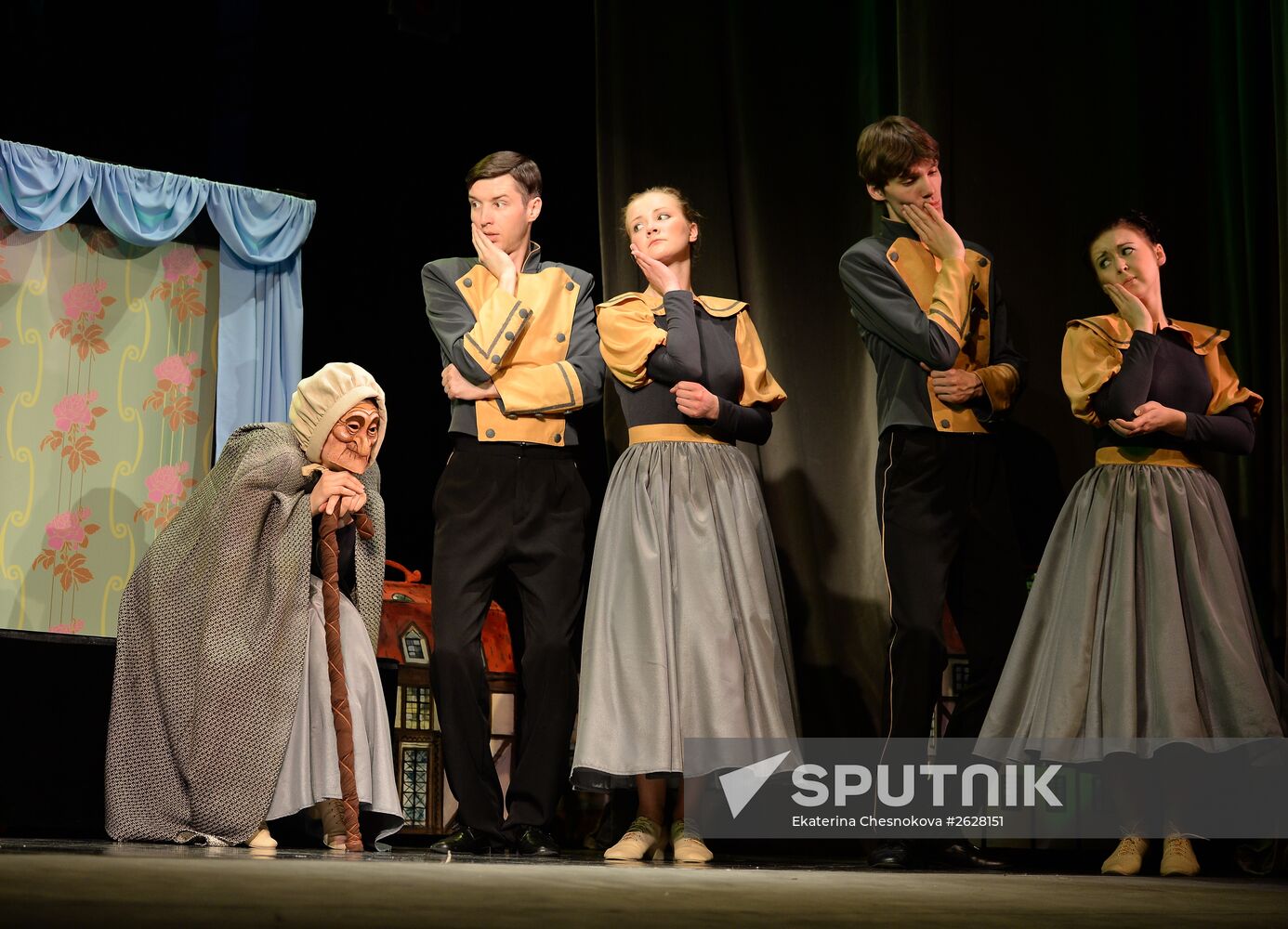 Premiere of play based on Andersen's "Tinder Box" at Moscow Puppet Theater