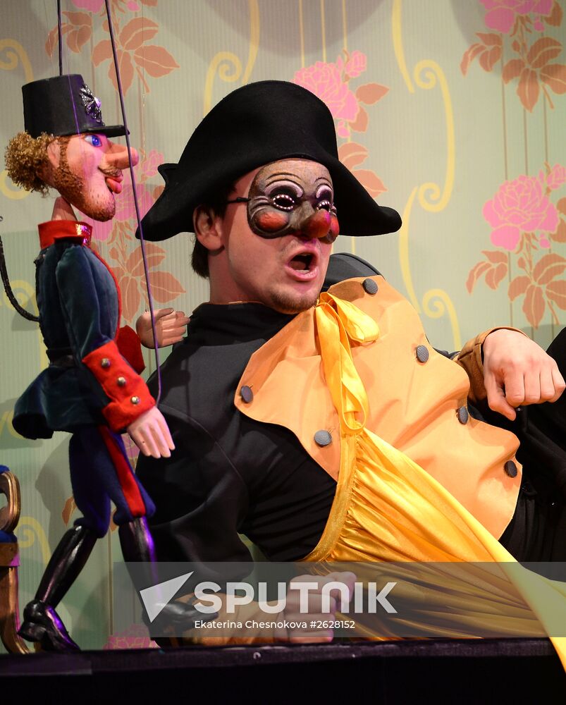 Premiere of play based on Andersen's "Tinder Box" at Moscow Puppet Theater