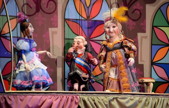 Premiere of play based on Andersen's "Tinder Box" in Moscow Puppet Theater