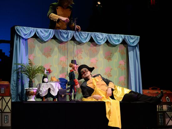 Premiere of play based on Andersen's "Tinder Box" in Moscow Puppet Theater