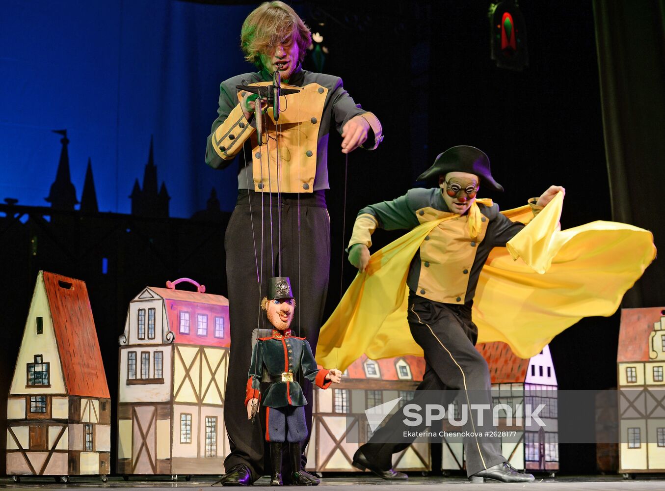 Premiere of play based on Andersen's "Tinder Box" in Moscow Puppet Theater