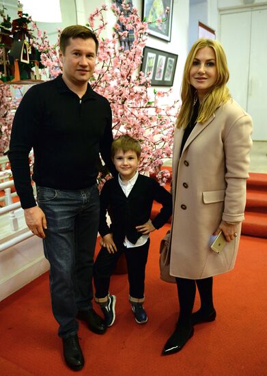 Premiere of play based on Andersen's "Tinder Box" in Moscow Puppet Theater