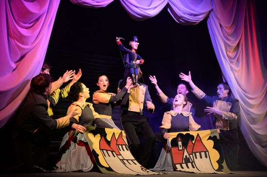 Premiere of play based on Andersen's "Tinder Box" in Moscow Puppet Theater