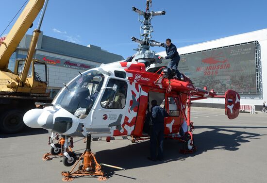 Helicopters arrive for HeliRussia 2015 expo