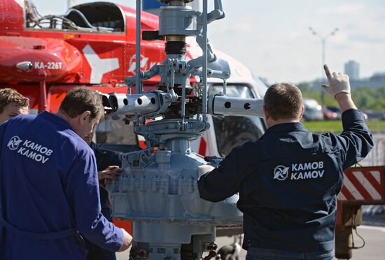 Helicopters arrive for HeliRussia 2015 expo