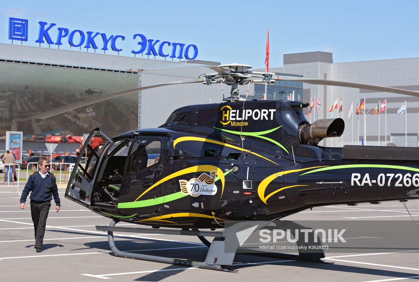 Helicopters arrive for HeliRussia 2015 expo