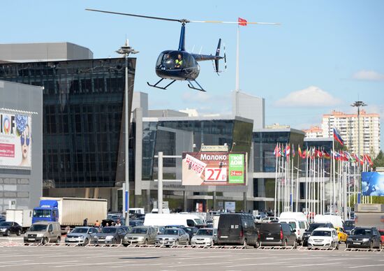 Helicopters arrive for HeliRussia 2015 expo