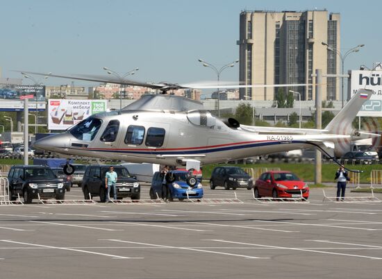 Helicopters arrive for HeliRussia 2015 expo