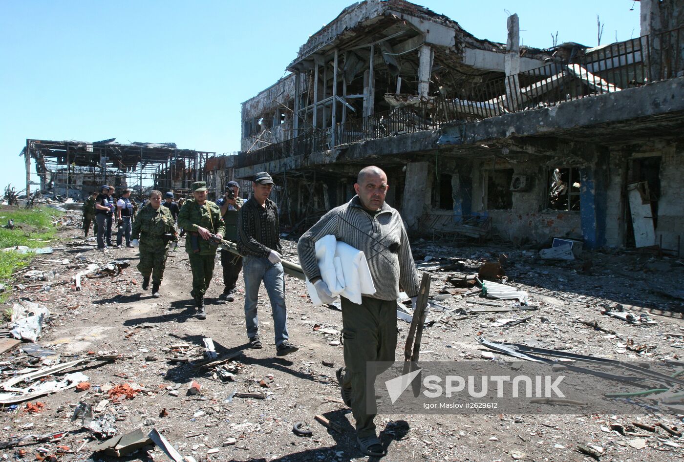 Bodies recovered from Donetsk airport debris
