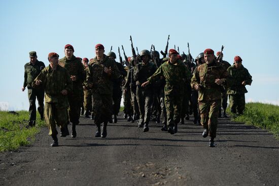 Personnel take maroon beret exam in Novosibirsk