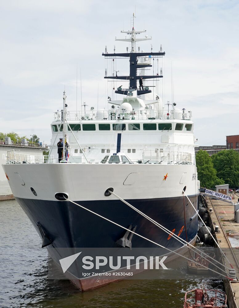 Russian Navy receives oceanographic ship Yantar (Amber)