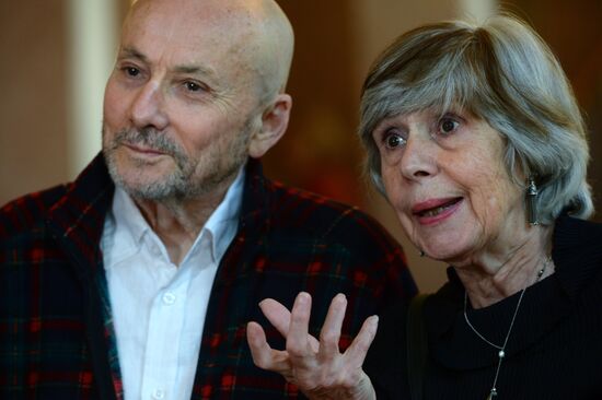 Ne m'oublie pas (Forget Me Not) show during Chekhov International Theater Festival