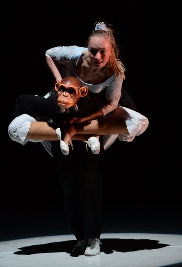 Ne m'oublie pas (Forget Me Not) show during Chekhov International Theater Festival