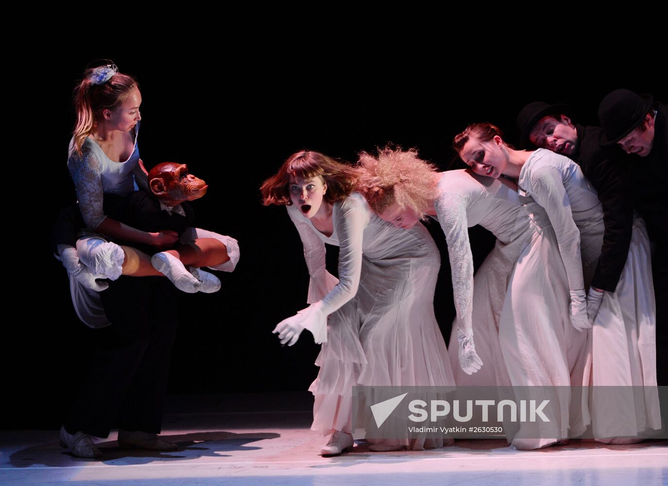 Ne m'oublie pas (Forget Me Not) show during Chekhov International Theater Festival
