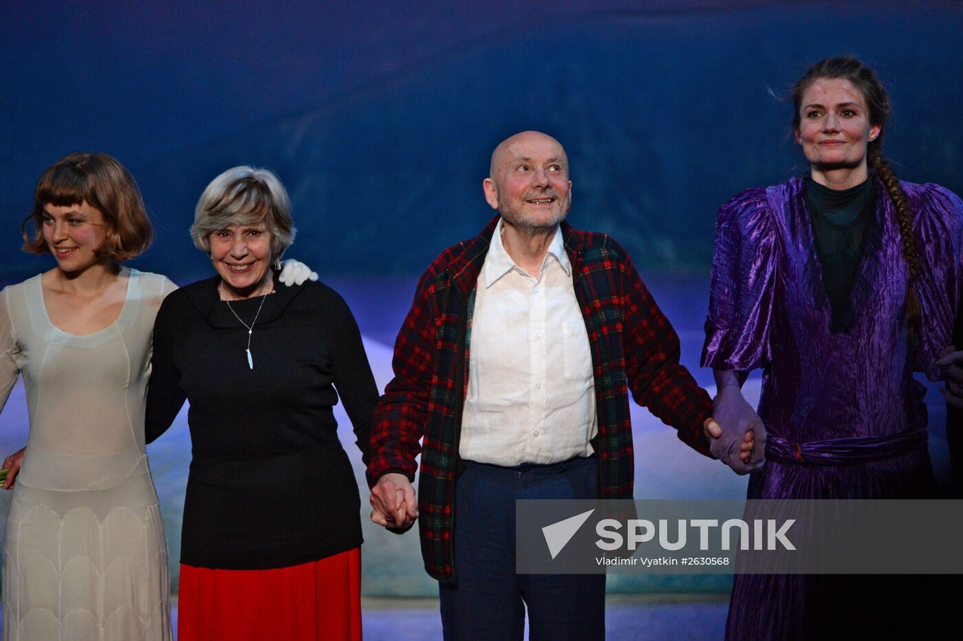 Ne m'oublie pas (Forget Me Not) show during Chekhov International Theater Festival