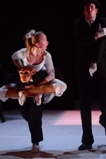 Ne m'oublie pas (Forget Me Not) show during Chekhov International Theater Festival