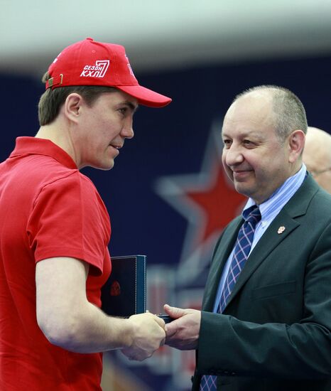 KHL championship medal award ceremony for CSKA players