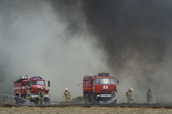 Moscow Region Governor Andrei Vorobyov attends drill to put out wildfire and peat-bog fires
