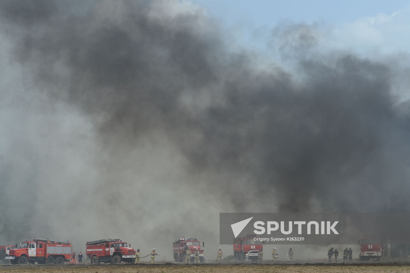Moscow Region Governor Andrei Vorobyov attends drill to put out wildfire and peat-bog fires