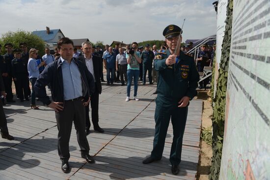 Moscow Region Governor Andrei Vorobyov attends drill to put out wildfire and peat-bog fires