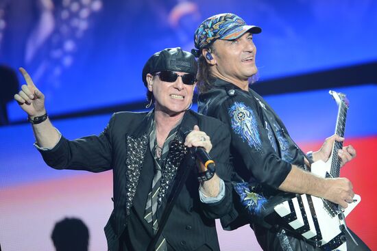Scorpions perform in Moscow