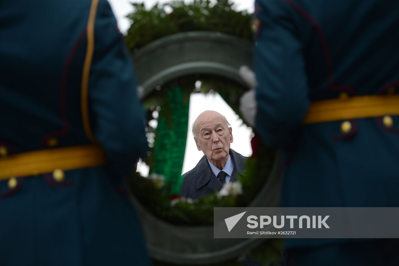 France's ex-President Valery Giscard d'Estaing lays wreath at Tomb of the Unknown Soldier