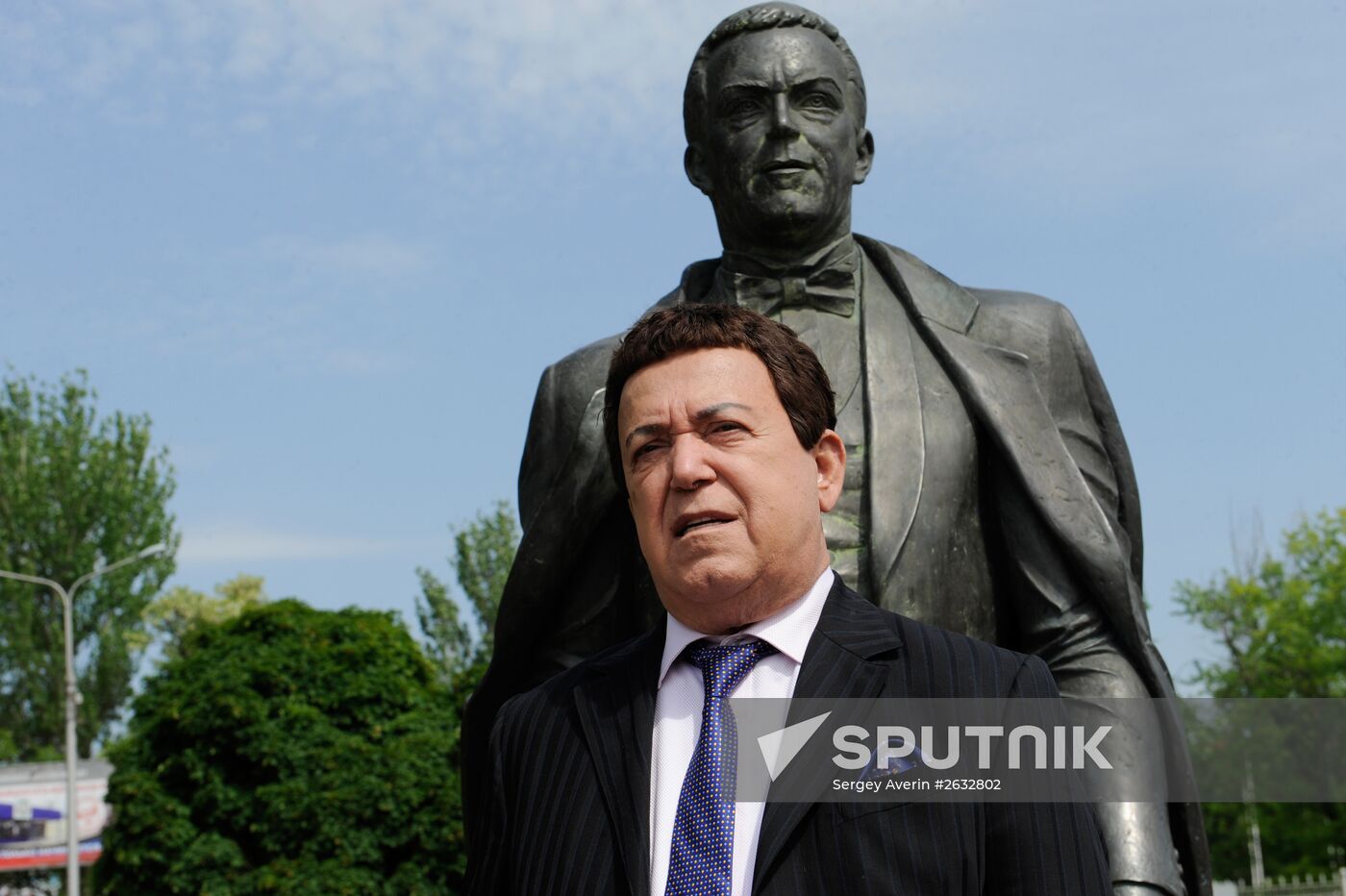 The singer Iosif Kobzon, State Duma deputy, visits Donetsk
