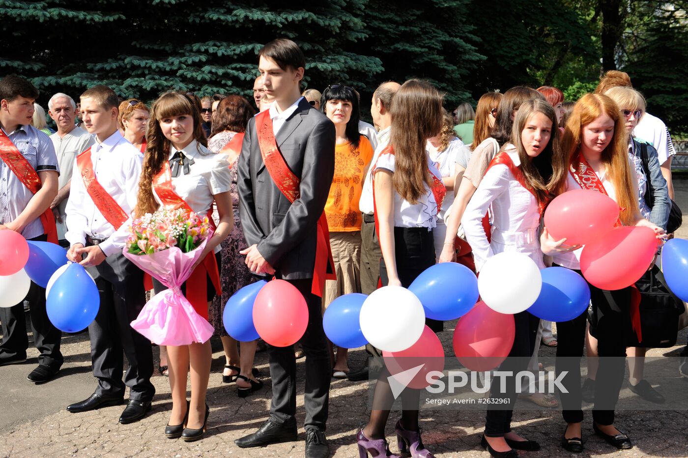 Duma deputy Iosif Kobzon visits Donetsk
