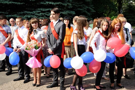 Duma deputy Iosif Kobzon visits Donetsk