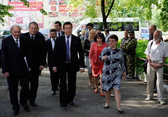 Duma deputy Iosif Kobzon visits Donetsk
