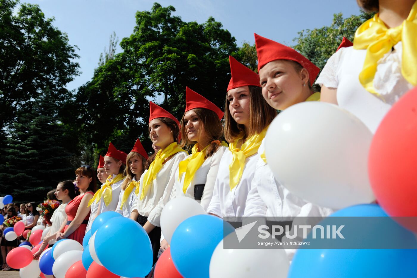 Duma deputy Iosif Kobzon visits Donetsk