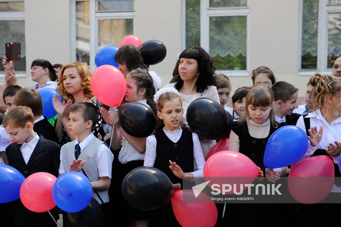 Duma deputy Iosif Kobzon visits Donetsk