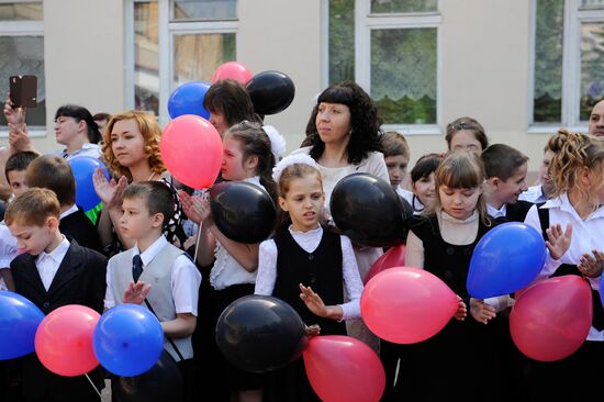 Duma deputy Iosif Kobzon visits Donetsk