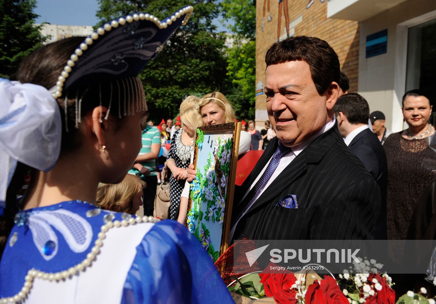 Duma deputy Iosif Kobzon visits Donetsk