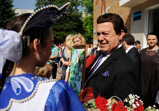 Duma deputy Iosif Kobzon visits Donetsk