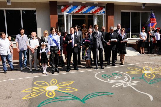 Duma deputy Iosif Kobzon visits Donetsk