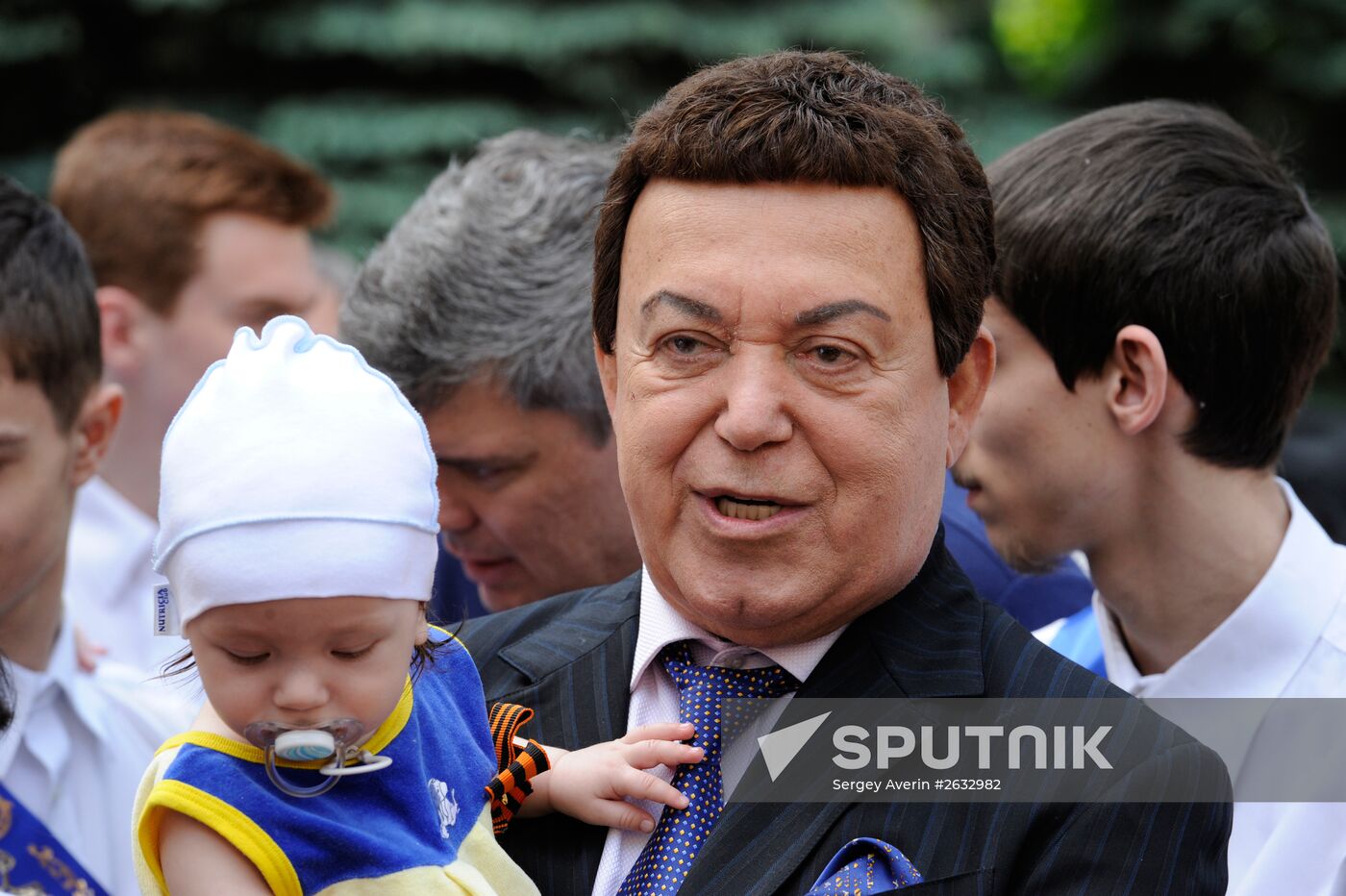 Duma deputy Iosif Kobzon visits Donetsk