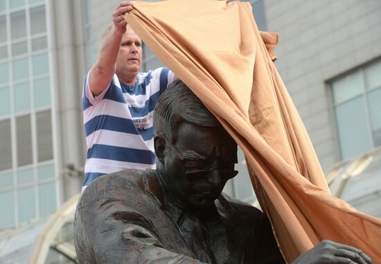 Unveiling monument to Dmitry Shostakovich