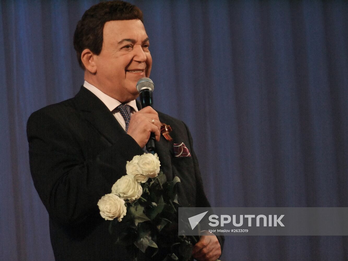 Duma deputy Iosif Kobzon visits Donetsk