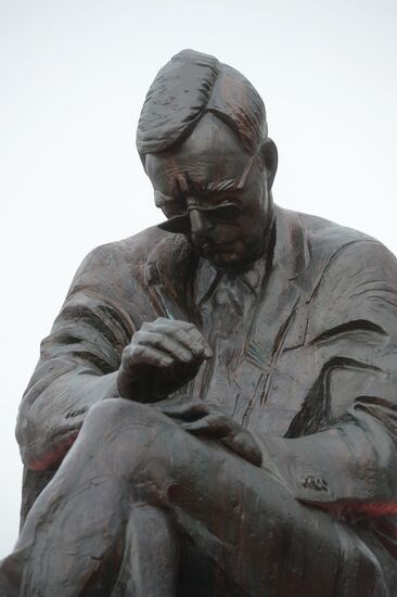 Unveiling monument to Dmitry Shostakovich