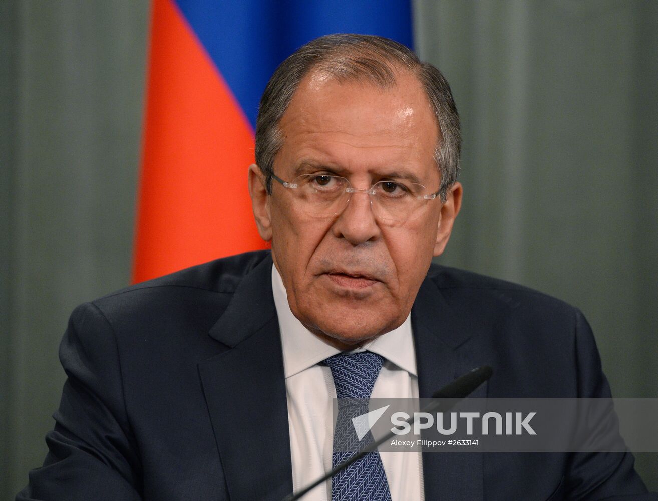 Russian Foreign Minister Sergei Lavrov meets with his UAE counterpart Abdullhah Al-Nahyan