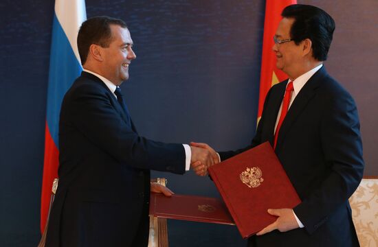 Prime Minister Dmitry Medvedev takes part in meeting of CIS and EAEC heads of governments in Kazakhstan