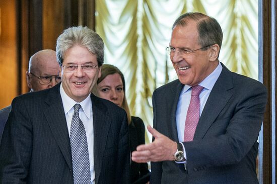 Russian Foreign Minister Servei Lavrov meets with his Italian counterpart Paolo Gentiloni
