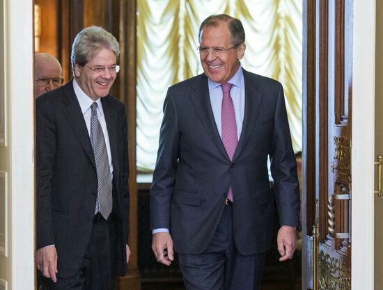 Russian Foreign Minister Servei Lavrov meets with his Italian counterpart Paolo Gentiloni