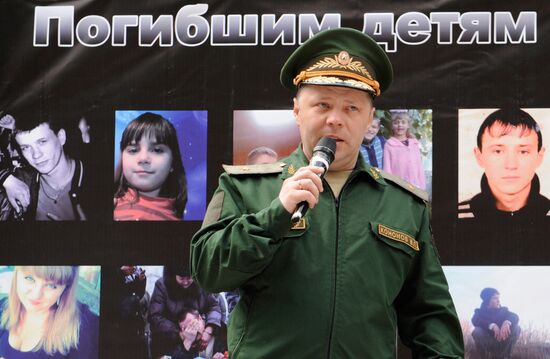 Event in memory of perished children held in Donetsk on June 1