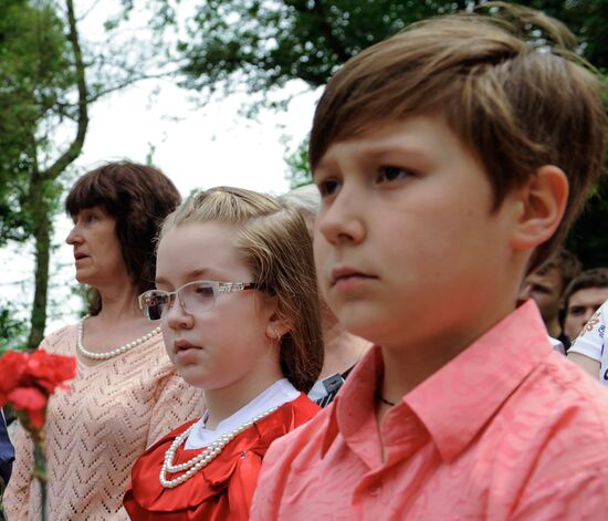 Event in memory of perished children held in Donetsk on June 1